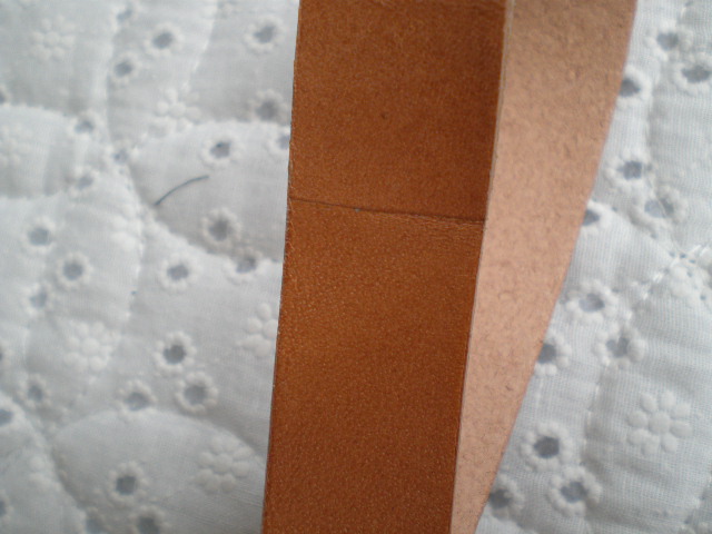 画像: 幅約２Ｃ　日本製　ベージュ色のヌメ皮　1M