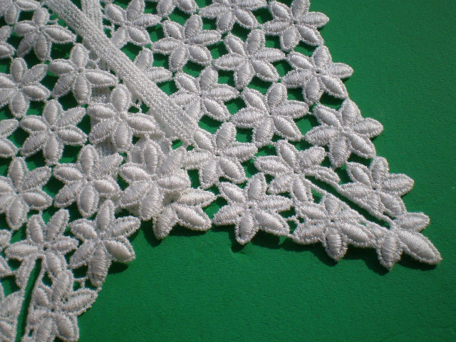 画像2: アイデア次第で・・・オフシロの付け袖の綿ケミカルレース　１組２枚