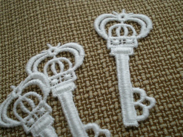 画像1: 綿の繊細なキー（鍵）のモチーフ　３枚入り