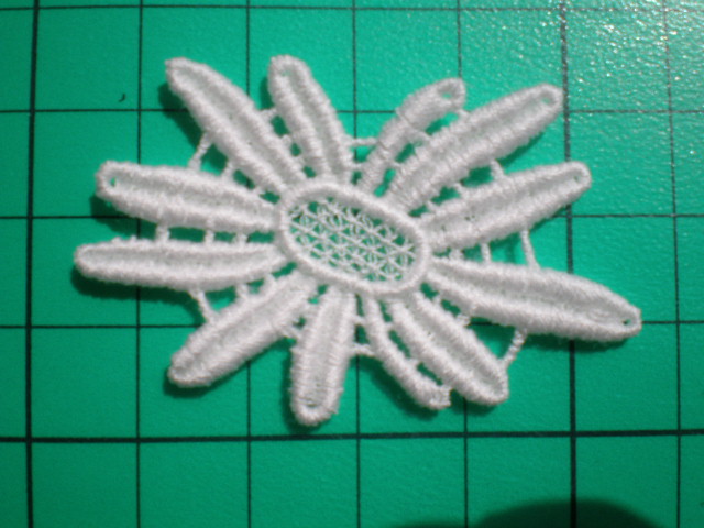 画像: エレガントな花柄の綿ケミカルチーフレース　12枚入り